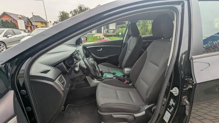 HYUNDAI i30 -