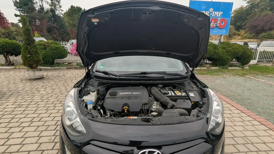 HYUNDAI i30 -