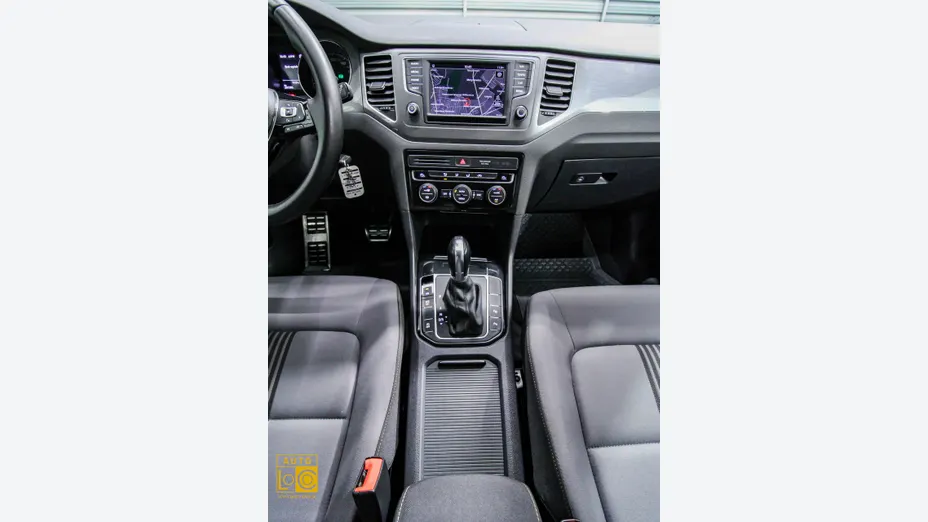 VOLKSWAGEN Golf Sportsvan -