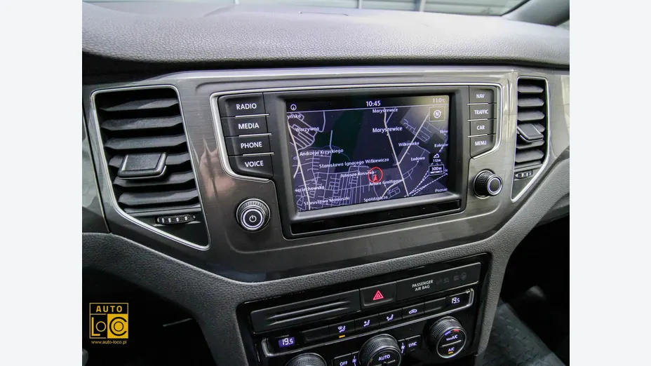VOLKSWAGEN Golf Sportsvan -