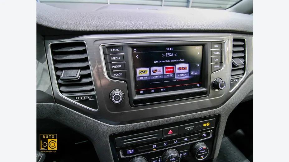 VOLKSWAGEN Golf Sportsvan -