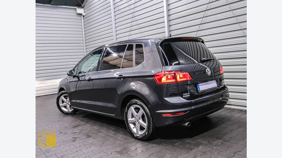 VOLKSWAGEN Golf Sportsvan -