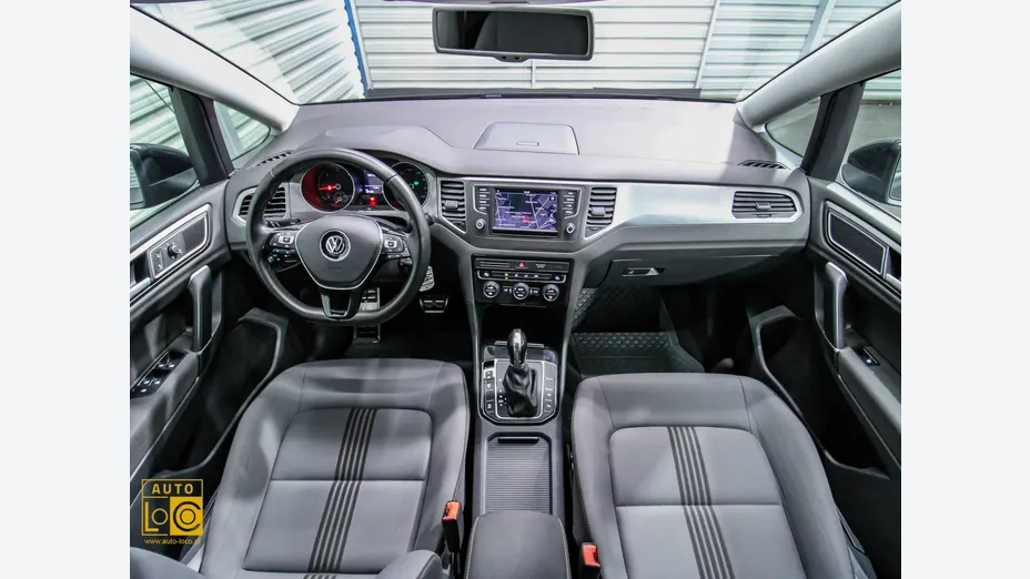 VOLKSWAGEN Golf Sportsvan -