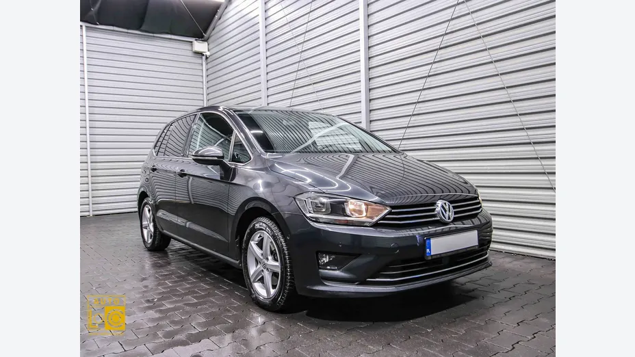 VOLKSWAGEN Golf Sportsvan -