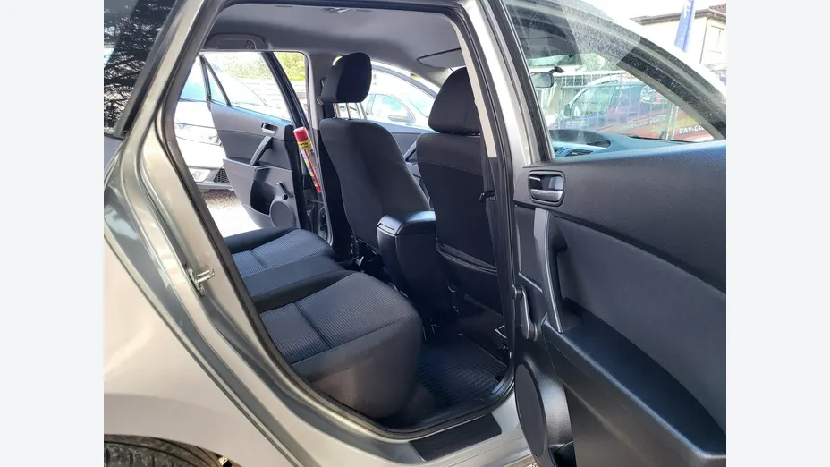 MAZDA 3 -