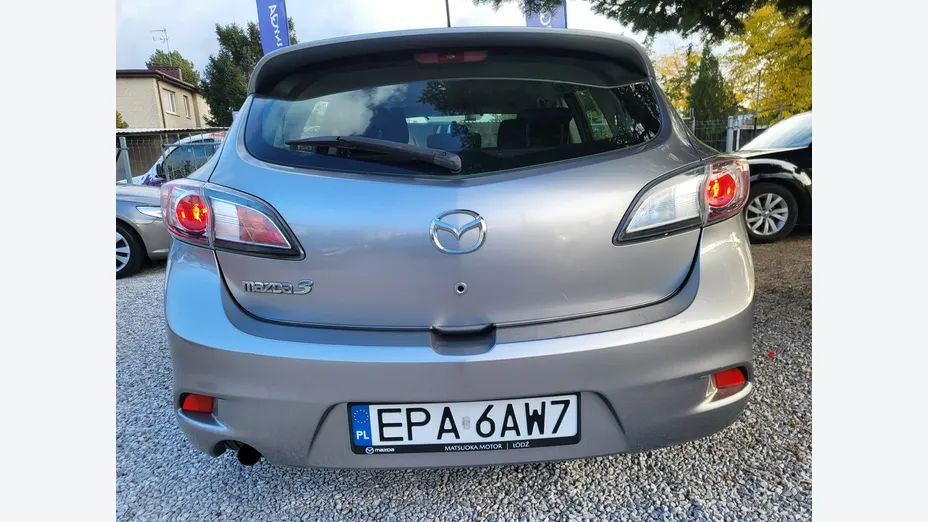 MAZDA 3 -