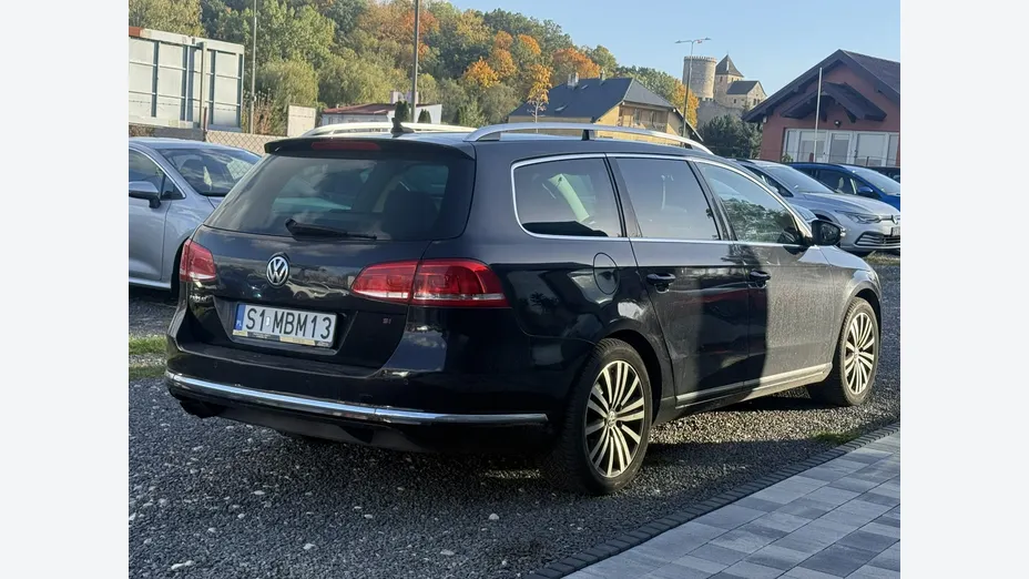 VOLKSWAGEN Passat -
