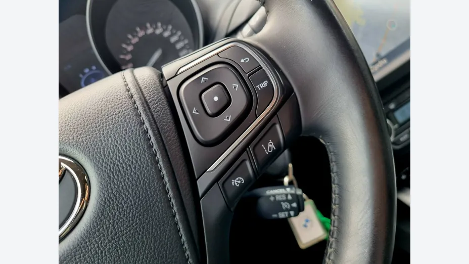 TOYOTA Avensis -