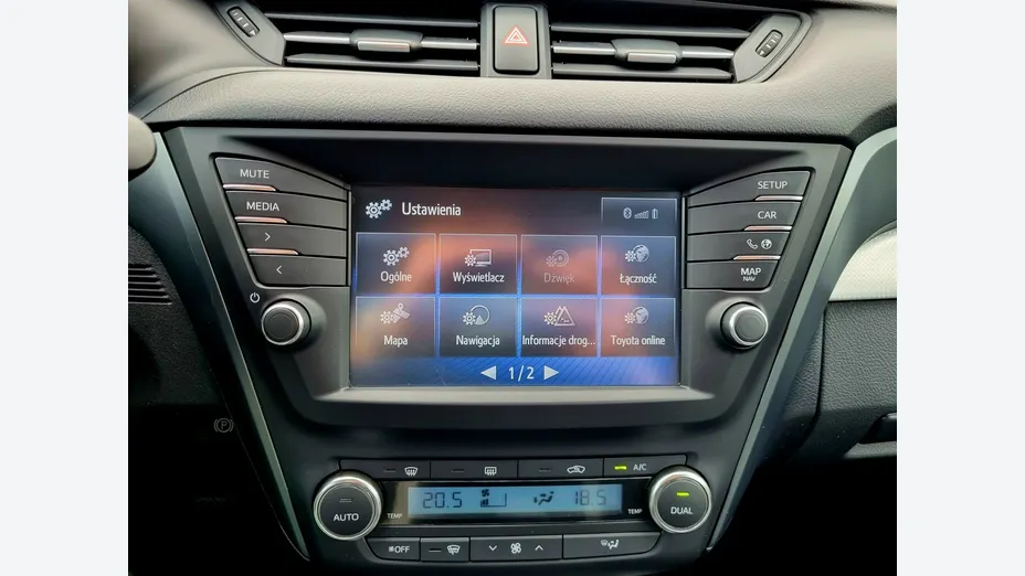 TOYOTA Avensis -