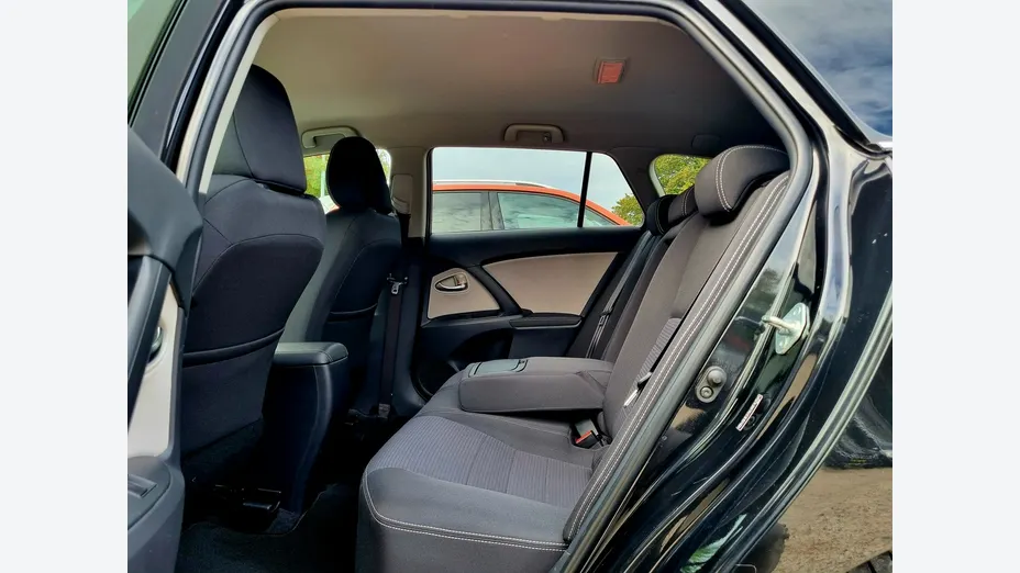 TOYOTA Avensis -