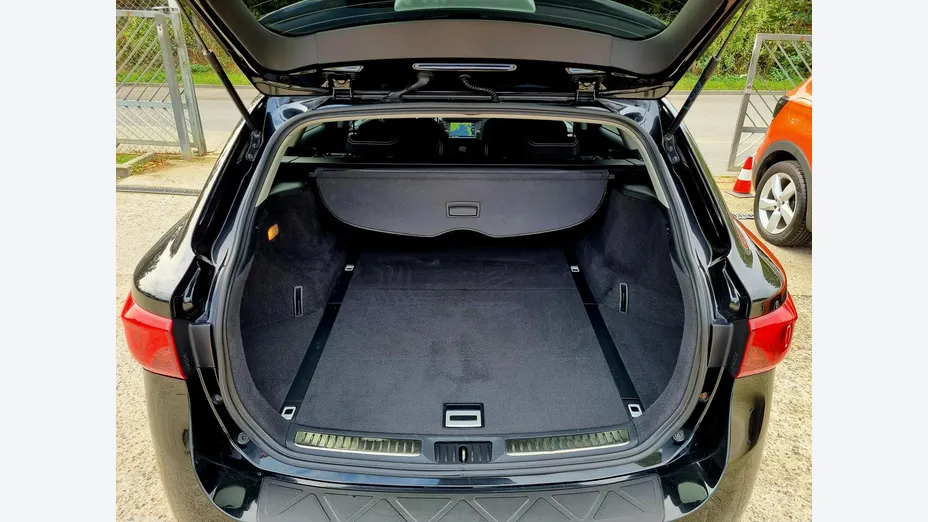TOYOTA Avensis -