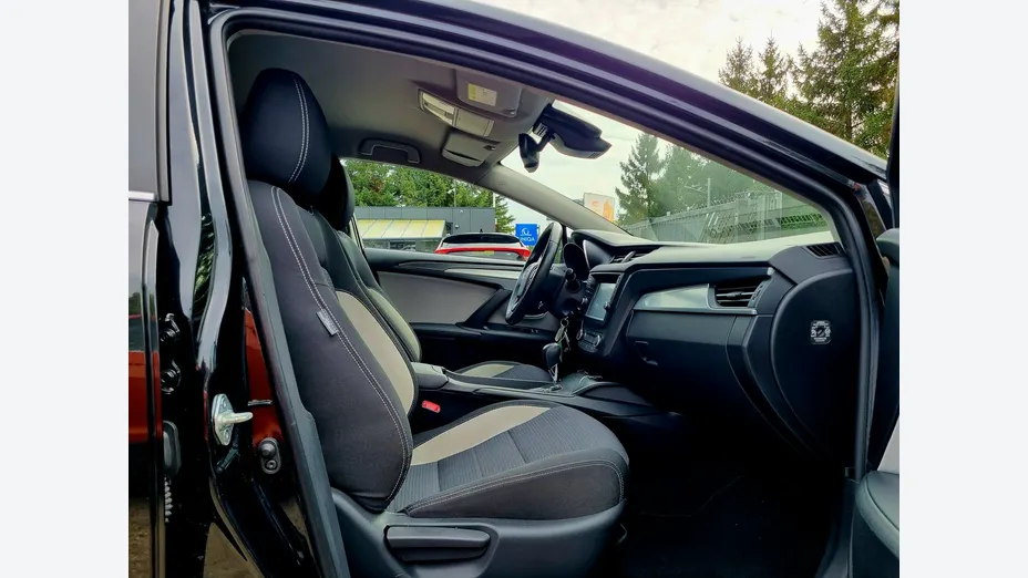 TOYOTA Avensis -