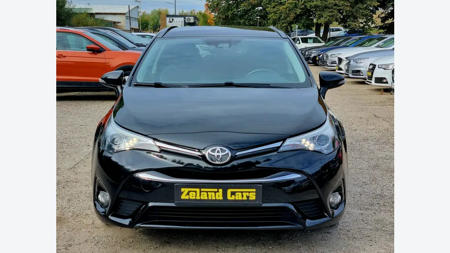 TOYOTA Avensis -
