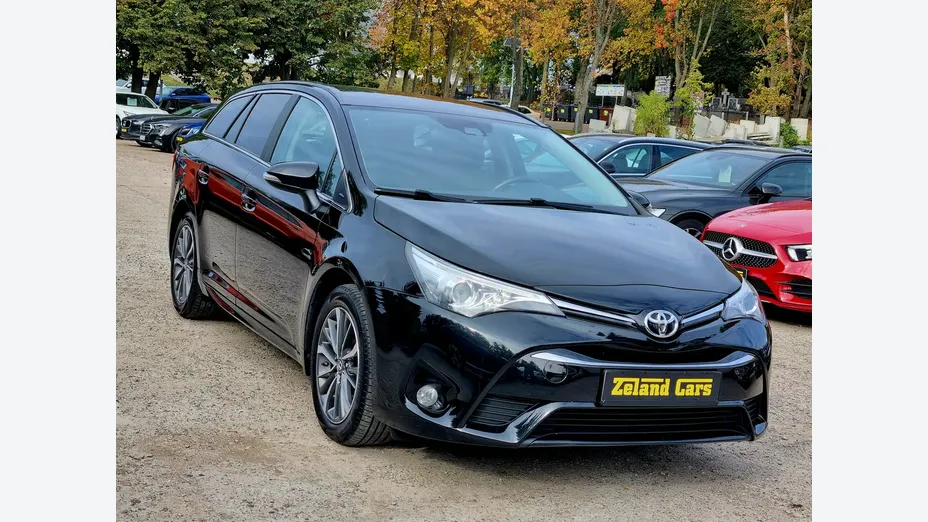 TOYOTA Avensis -