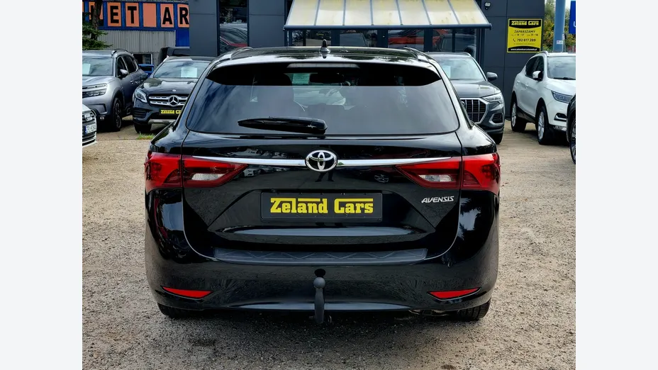 TOYOTA Avensis -