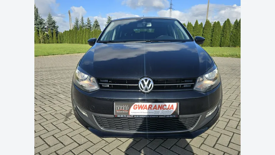 VOLKSWAGEN Polo -