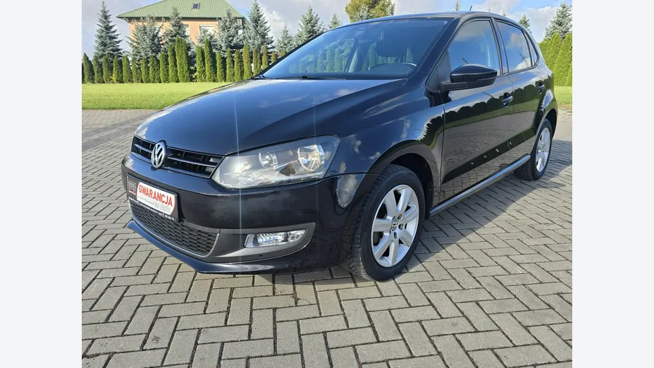 VOLKSWAGEN Polo -