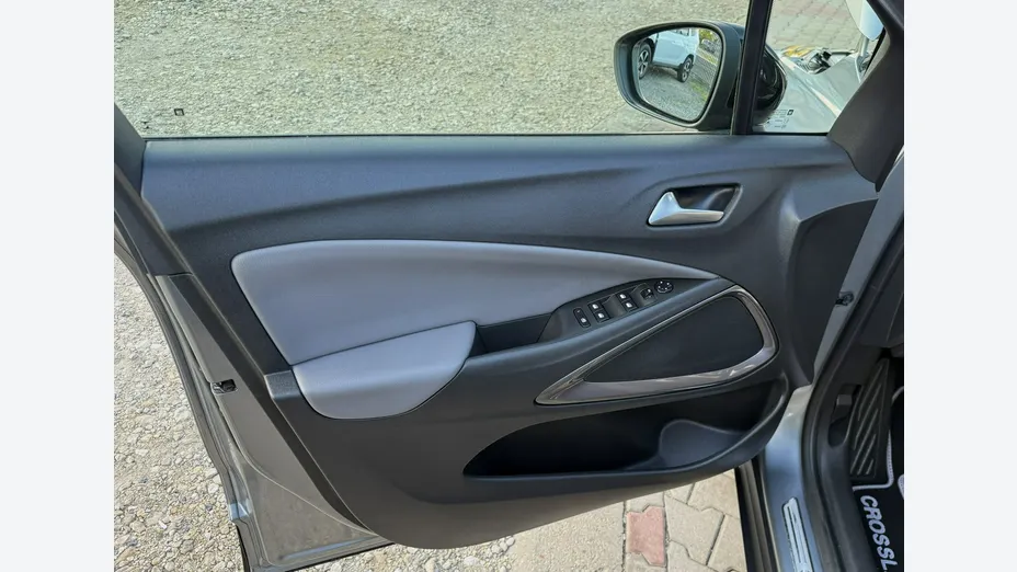 OPEL Crossland X -