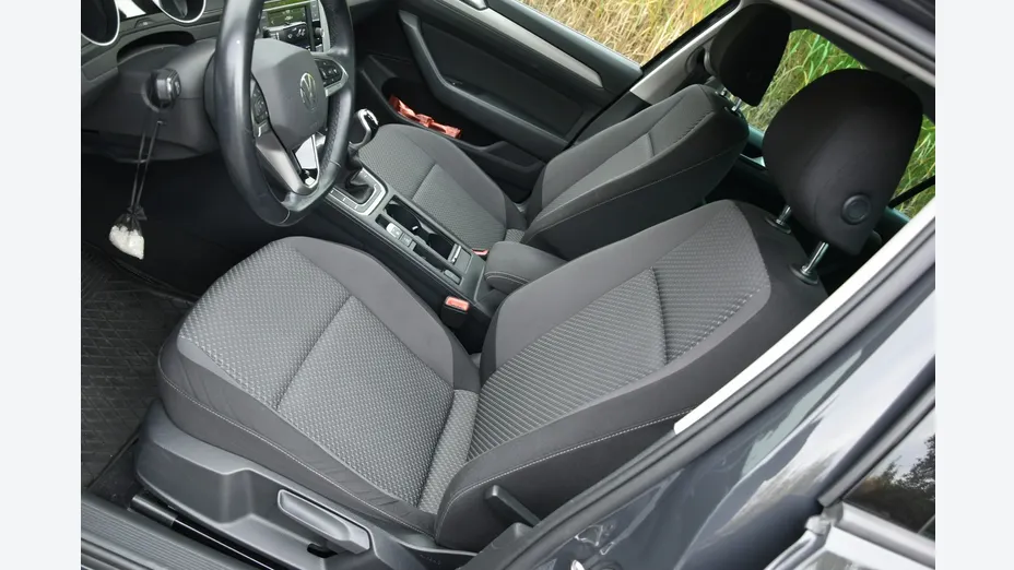 VOLKSWAGEN Passat -