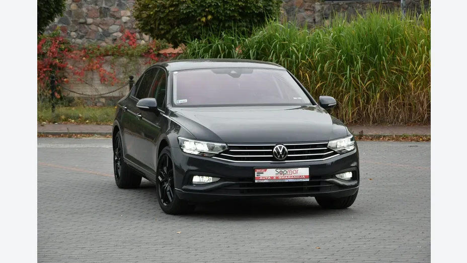 VOLKSWAGEN Passat -