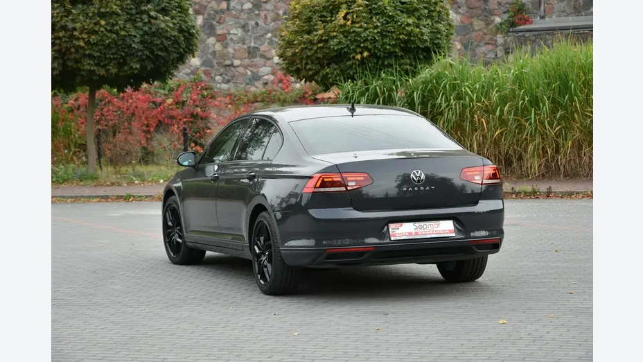 VOLKSWAGEN Passat -