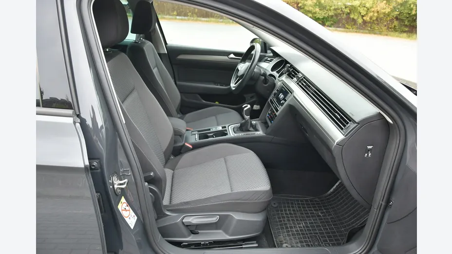 VOLKSWAGEN Passat -