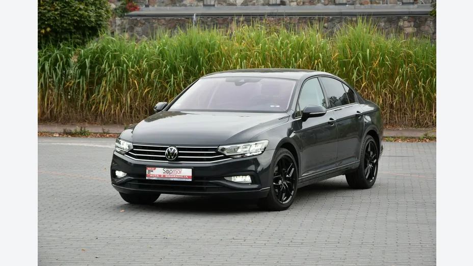 VOLKSWAGEN Passat -