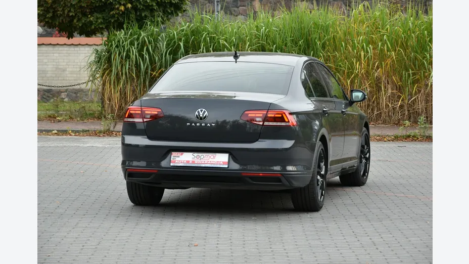 VOLKSWAGEN Passat -