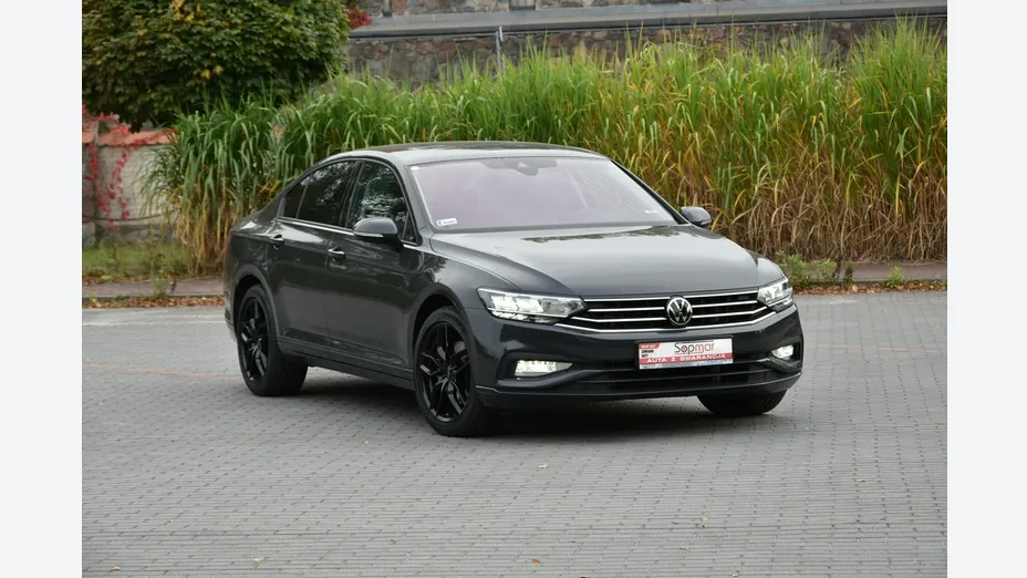 VOLKSWAGEN Passat -