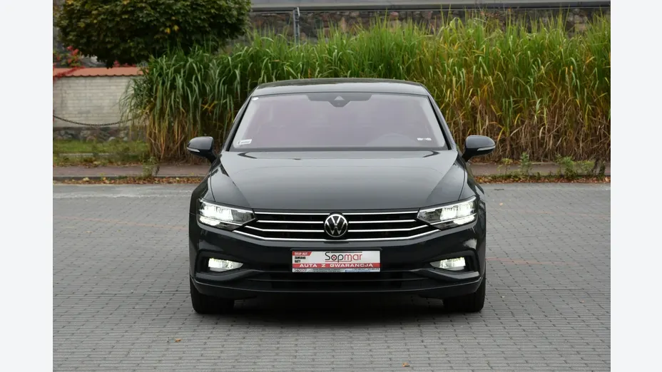 VOLKSWAGEN Passat -