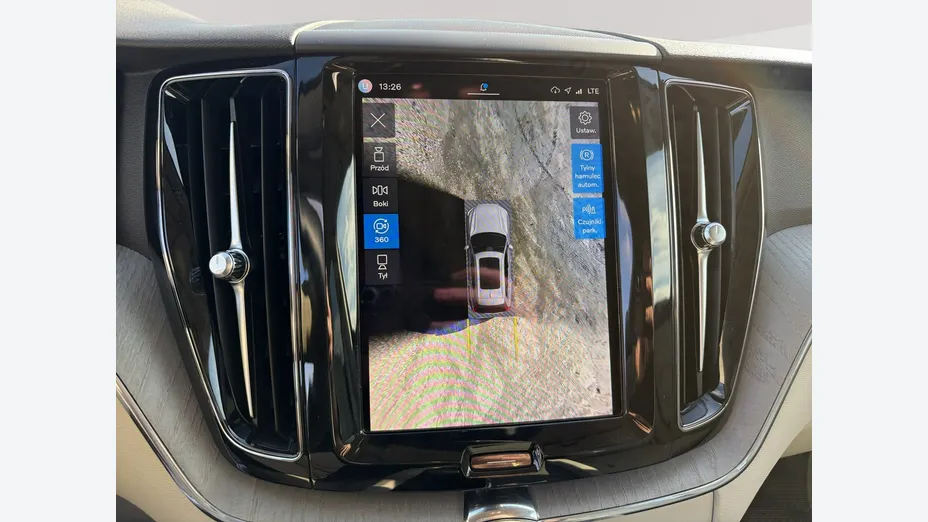 VOLVO XC60 -