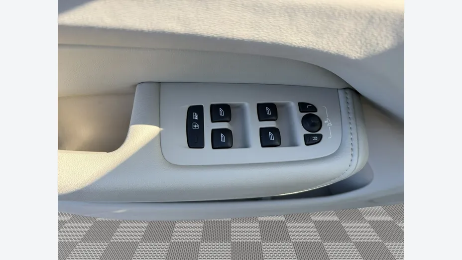 VOLVO XC60 -