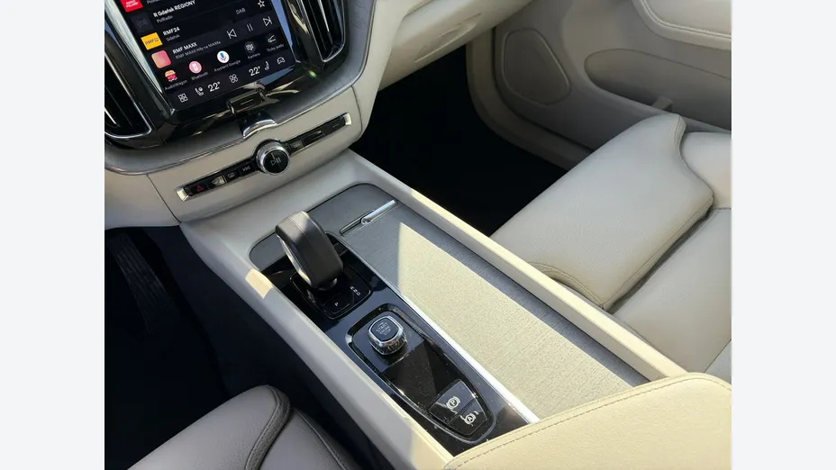 VOLVO XC60 -
