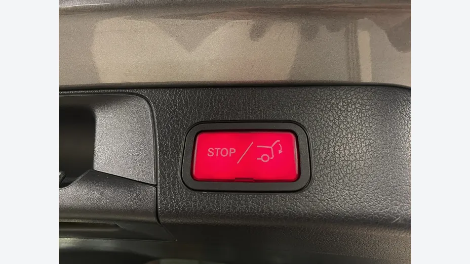 MERCEDES-BENZ GLB -
