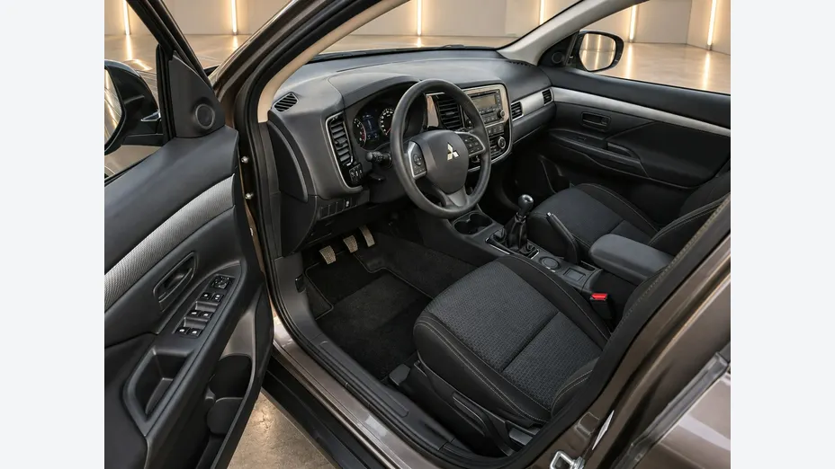 MITSUBISHI Outlander -