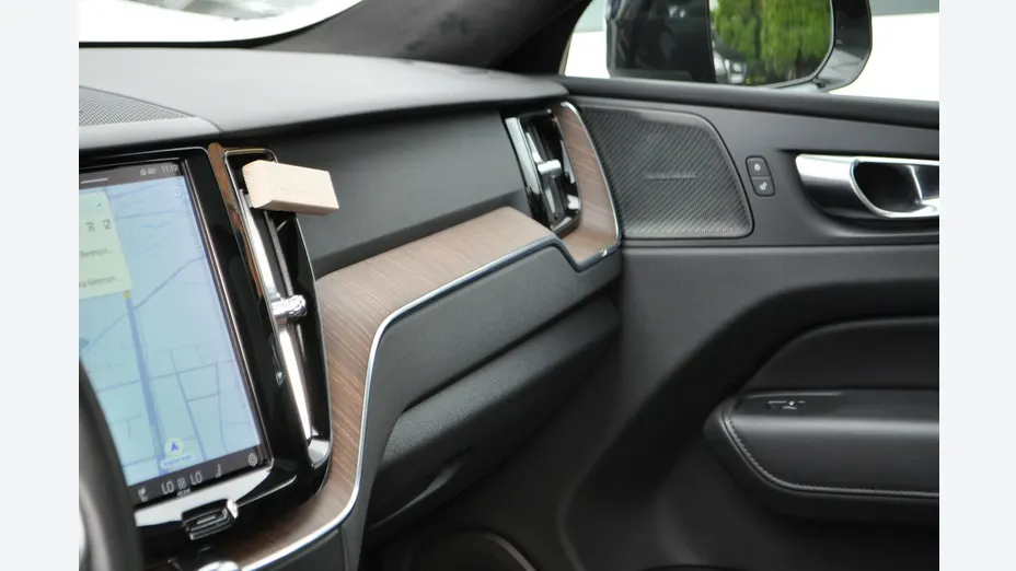 VOLVO XC60 -