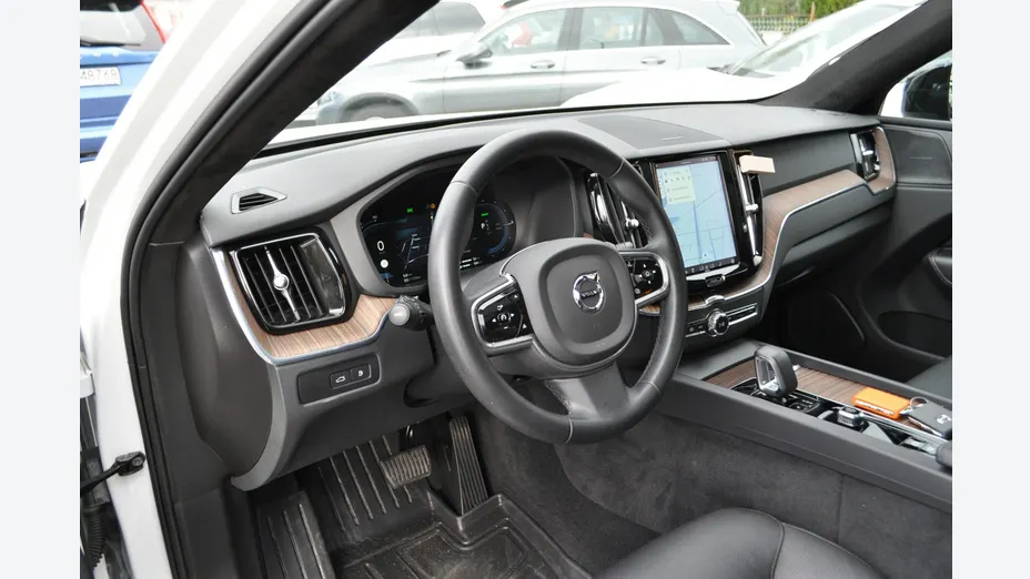 VOLVO XC60 -