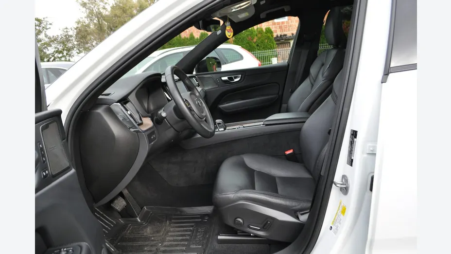 VOLVO XC60 -