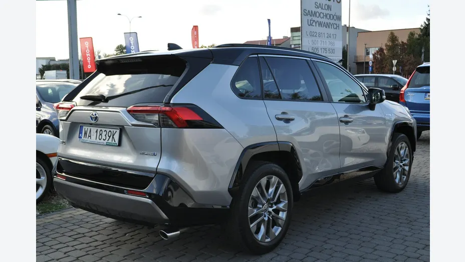 TOYOTA RAV4 -