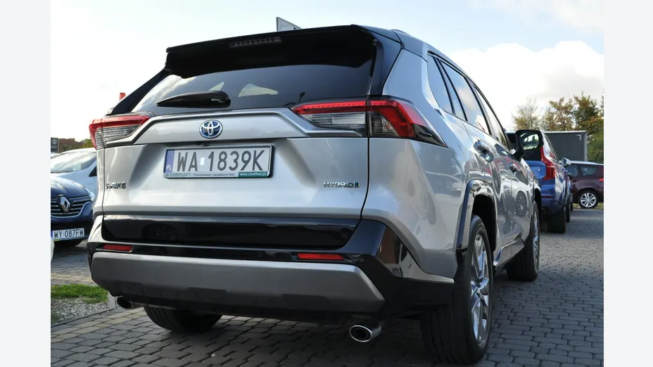 TOYOTA RAV4 -