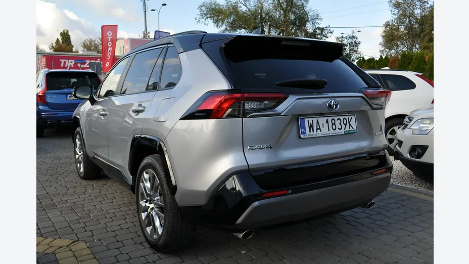 TOYOTA RAV4 -