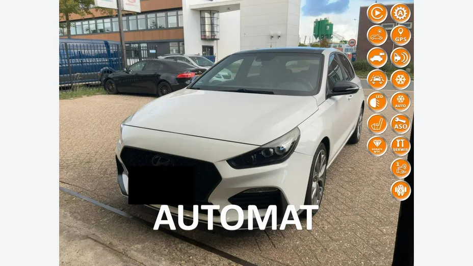 HYUNDAI i30 -