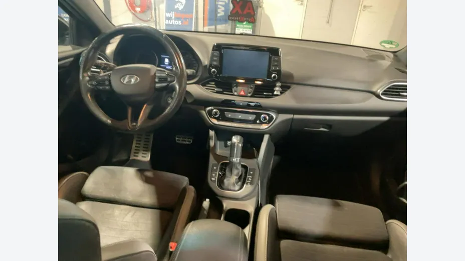 HYUNDAI i30 -