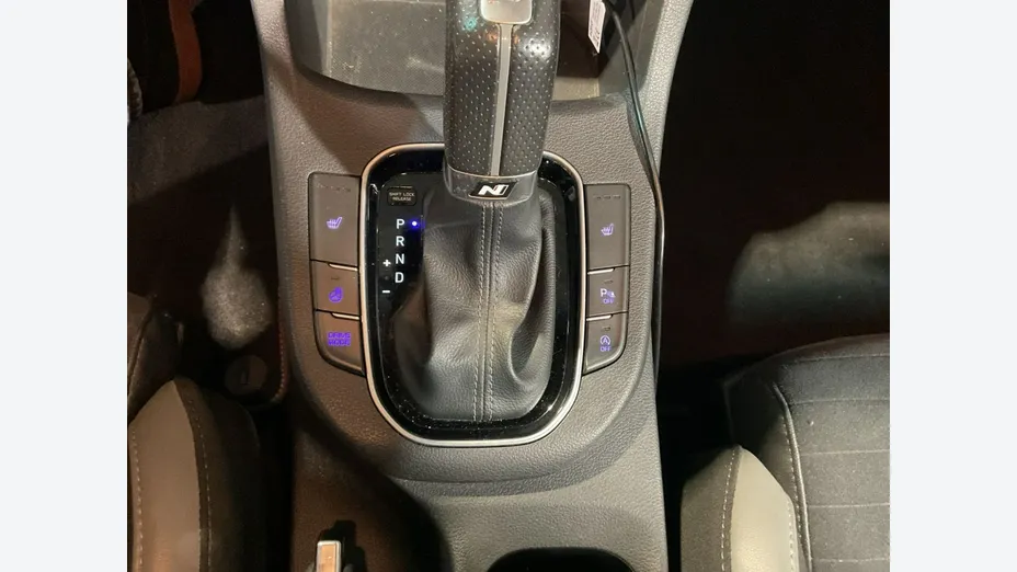 HYUNDAI i30 -