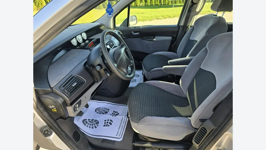 CITROEN C8 -
