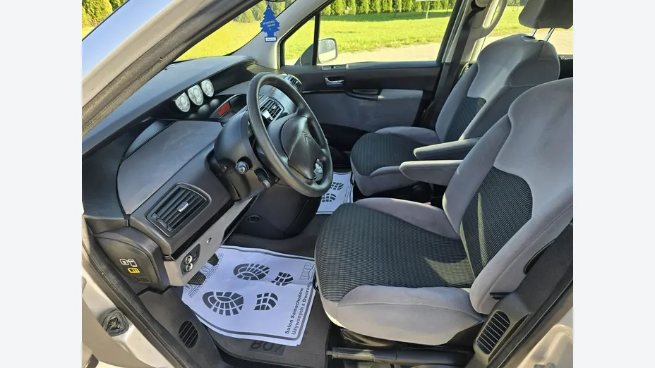 CITROEN C8 -