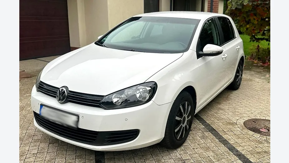 VOLKSWAGEN Golf -