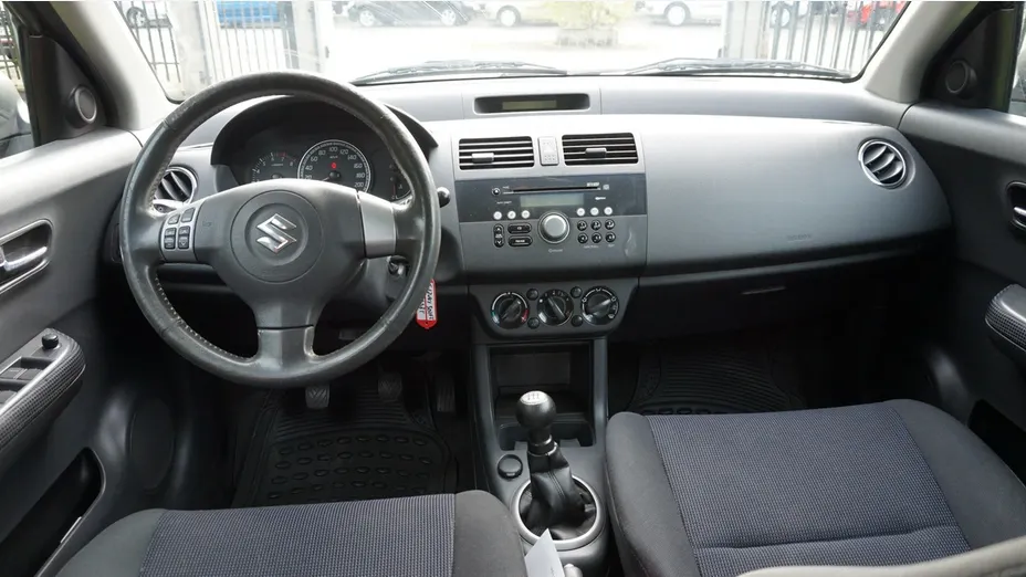 SUZUKI Swift -