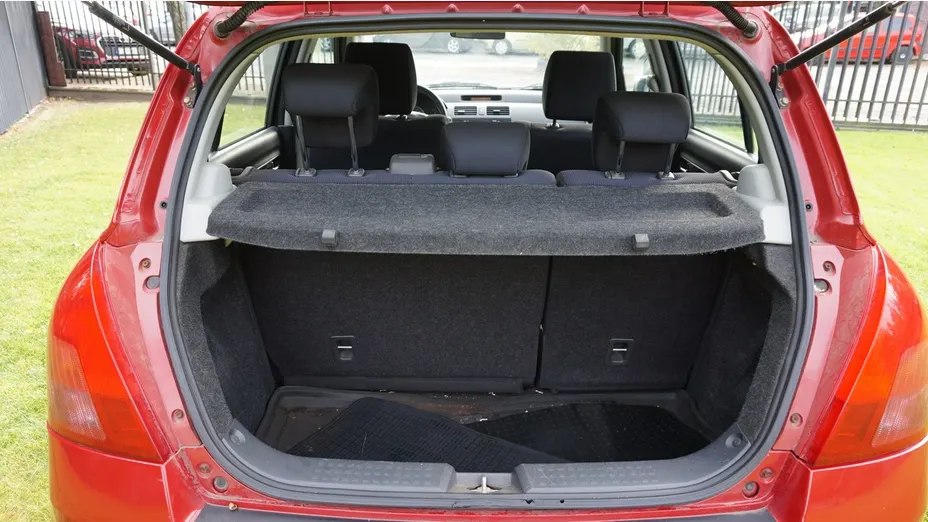 SUZUKI Swift -