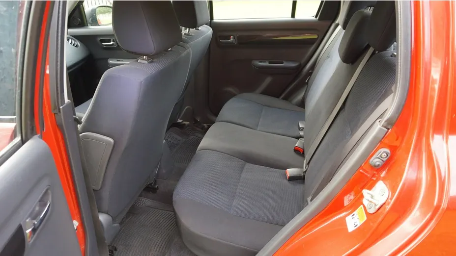 SUZUKI Swift -